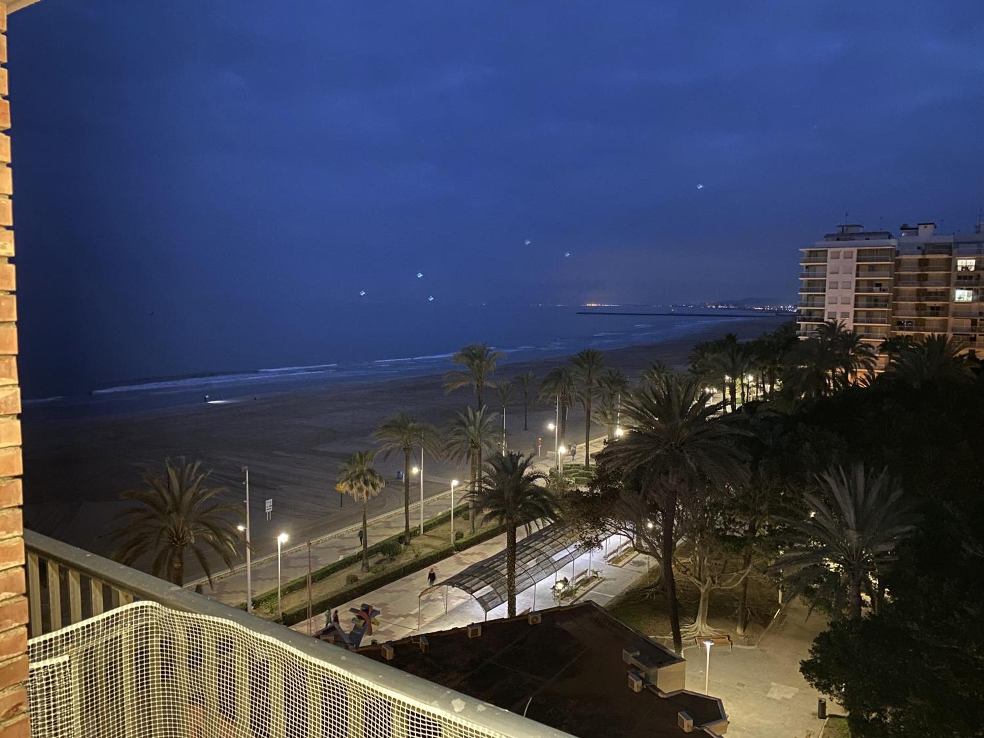 קויירה Beachfront And Cozy Apartment מראה חיצוני תמונה
